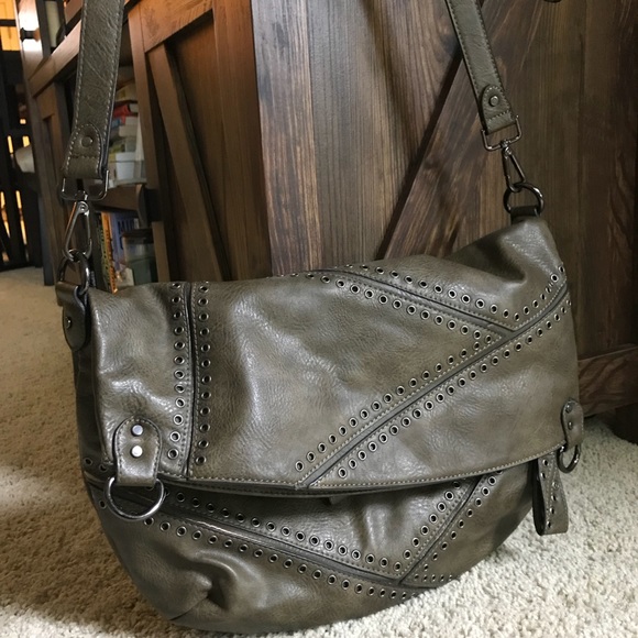 Chinese Laundry Green Fold-over Purse - Picture 2 of 7